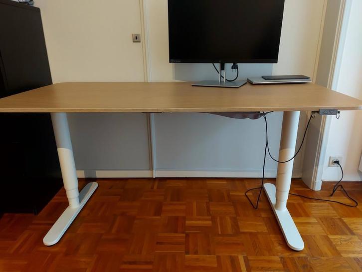 Elektrisch bureau van Ikea, Huis en Inrichting, Bureaus, Zo goed als nieuw, Bureau, Elektrisch, In hoogte verstelbaar, Ophalen