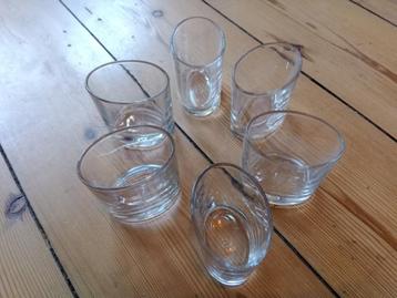 Glazen potjes voor aperitiefhapjes (of iets anders lekkers) beschikbaar voor biedingen