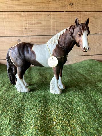 Grande figurine de cheval Irish Cob de collection