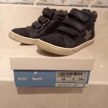 Chaussure pour fille ou garçon pointure 28 NEUF beschikbaar voor biedingen