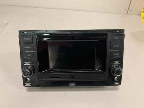 Radio CD Speler van een Volkswagen Touran, Auto-onderdelen, Elektronica en Kabels, Volkswagen, Gebruikt, 3 maanden garantie, Ophalen of Verzenden