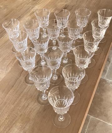 Aperitiefglazen beschikbaar voor biedingen