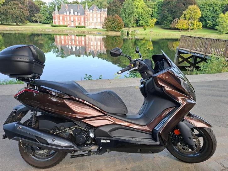 a vendre scooter kymco downtown 350i ABS, Motos, Motos | Yamaha, Particulier, Scooter, 12 à 35 kW, 1 cylindre, ABS, Éclairage LED