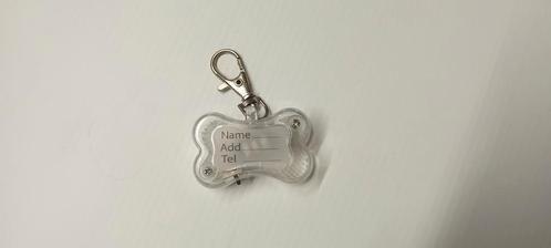 Pendentif medaille chien en forme d'os eclairé adresse (led), Dieren en Toebehoren, Hondenhalsbanden en Penningen, Nieuw, Verlicht