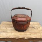 Chinees houten bruidsmandje, Ophalen