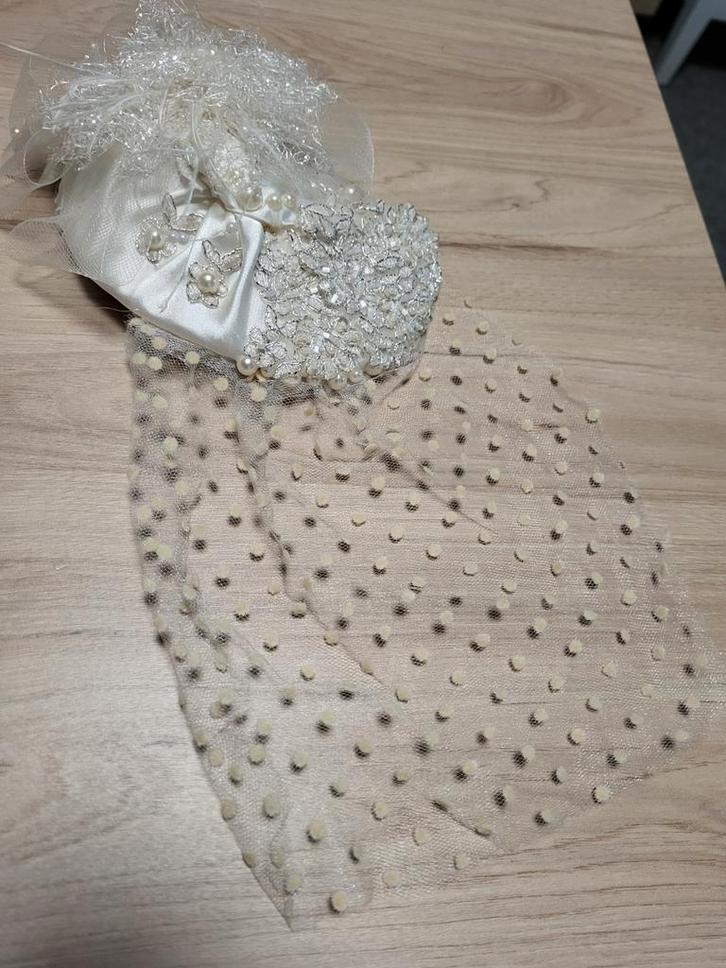 Elegante vintage bruids fascinator met parels, Kleding | Dames, Trouwkleding en Trouwaccessoires, Ophalen of Verzenden