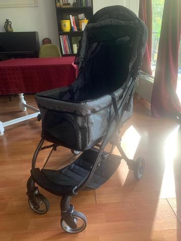 Poussette pour chien de taille moyenne beschikbaar voor biedingen