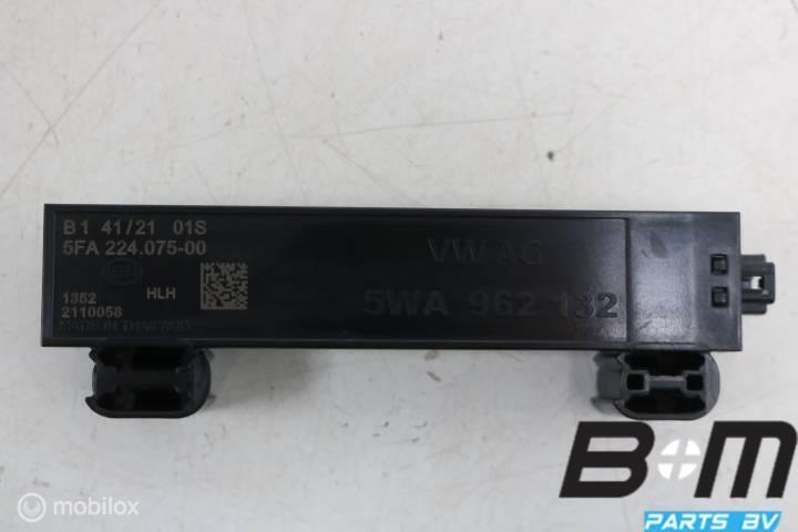 Antenne toegangs/ startbevoegdheid VW Golf 8 GTI 5WA962132, Auto diversen, Autoradio's, Gebruikt