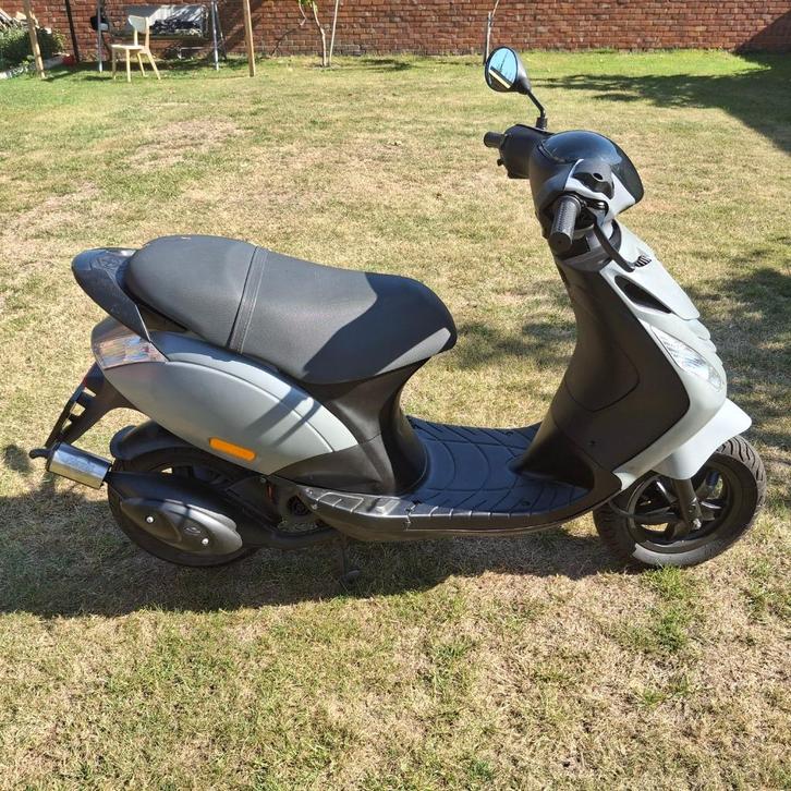 Piaggio Zip 2T b-klasse, Fietsen en Brommers, Scooters | Piaggio, Zo goed als nieuw, Zip, Klasse B (45 km/u), Tweetakt, Ophalen