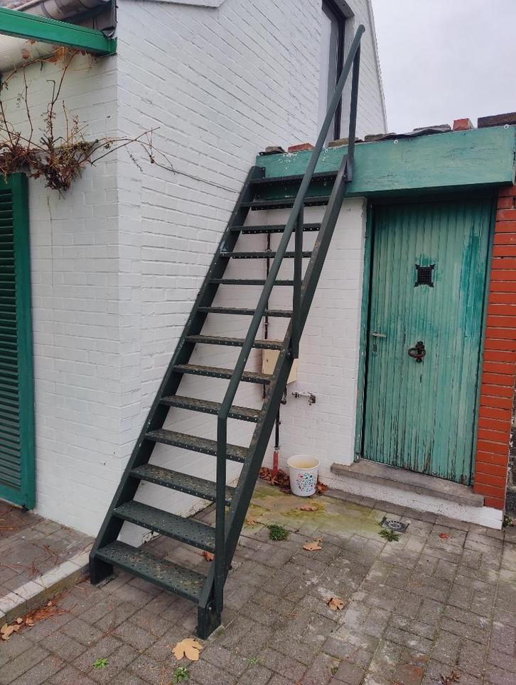 Ijzeren trap, Doe-het-zelf en Bouw, Ladders en Trappen, Gebruikt, Trap, 2 tot 4 meter, Ophalen