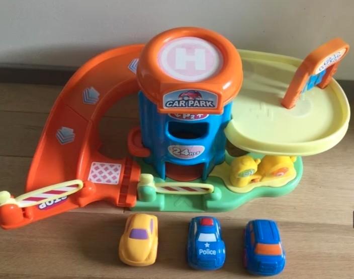 Mega Car Park parkeergarage met 3 auto’s, Kinderen en Baby's, Speelgoed |Speelgoedvoertuigen, Gebruikt, Ophalen of Verzenden