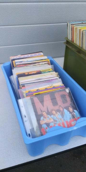Lot lp's singles cd's. beschikbaar voor biedingen