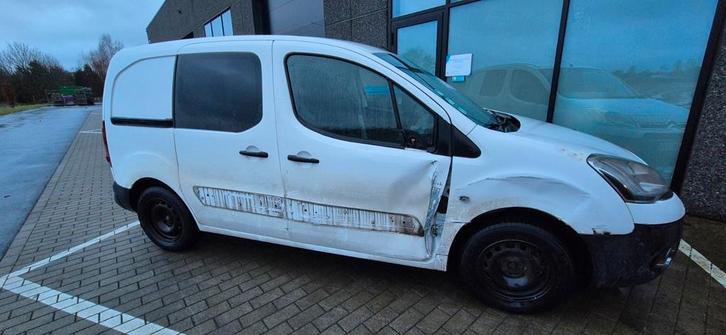 Citroën berlingo 2013 met schade, Auto's, Citroën, Particulier, Berlingo, Achteruitrijcamera, Airbags, Airconditioning, Bluetooth