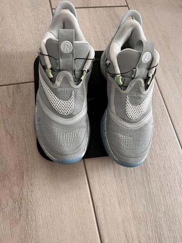 Zelfstrikende nike schoenen maat 40 beschikbaar voor biedingen