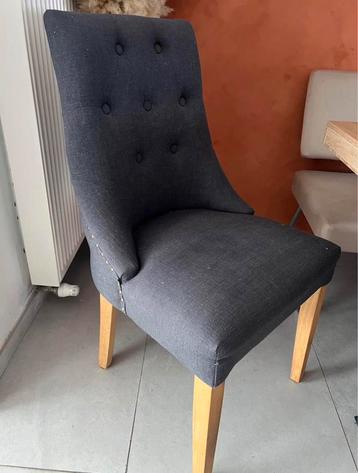 Chaises beschikbaar voor biedingen