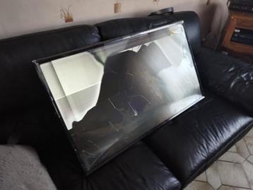 TV LG 43" 2022 43lt570H9U9 gebroken scherm beschikbaar voor biedingen