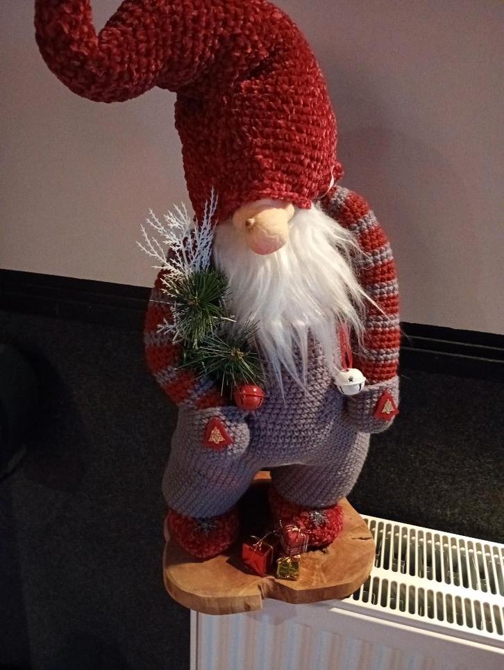 Kerstkabouter met de hand gehaakte 60 cm, Diversen, Kerst, Nieuw, Ophalen of Verzenden