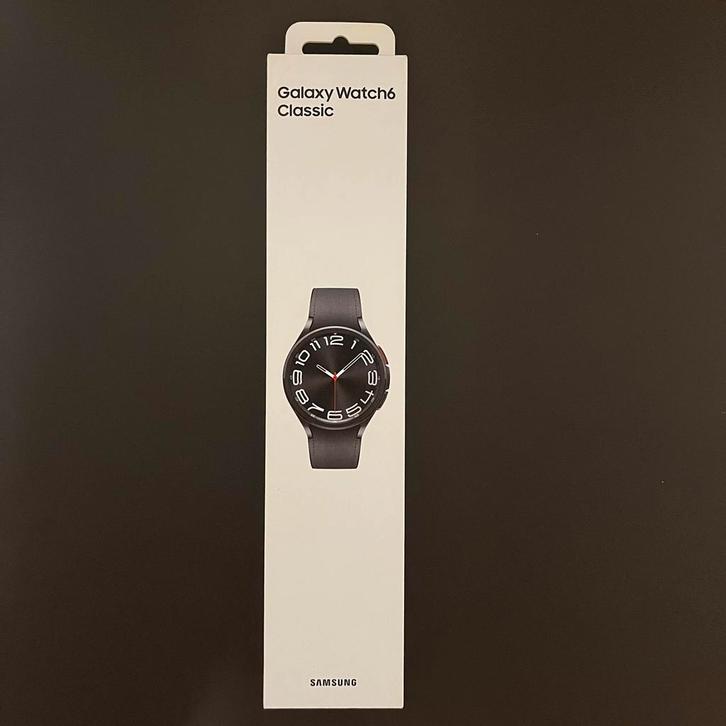 Samsung Galaxy Watch 6 Classic 43mm zwart Nieuw met ticket, Handtassen en Accessoires, Smartwatches, Nieuw, Android, Zwart, Conditie