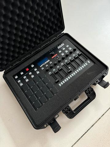 Akai MPD232 + flightcase beschikbaar voor biedingen