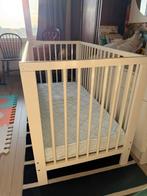 Kinderbedje IKEA incl. matras goede staat likje verf nodig, Kinderen en Baby's, Babyparken, Ophalen, Gebruikt