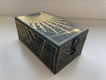 Treasure kist Tomorrowland 2022 - met armband beschikbaar voor biedingen