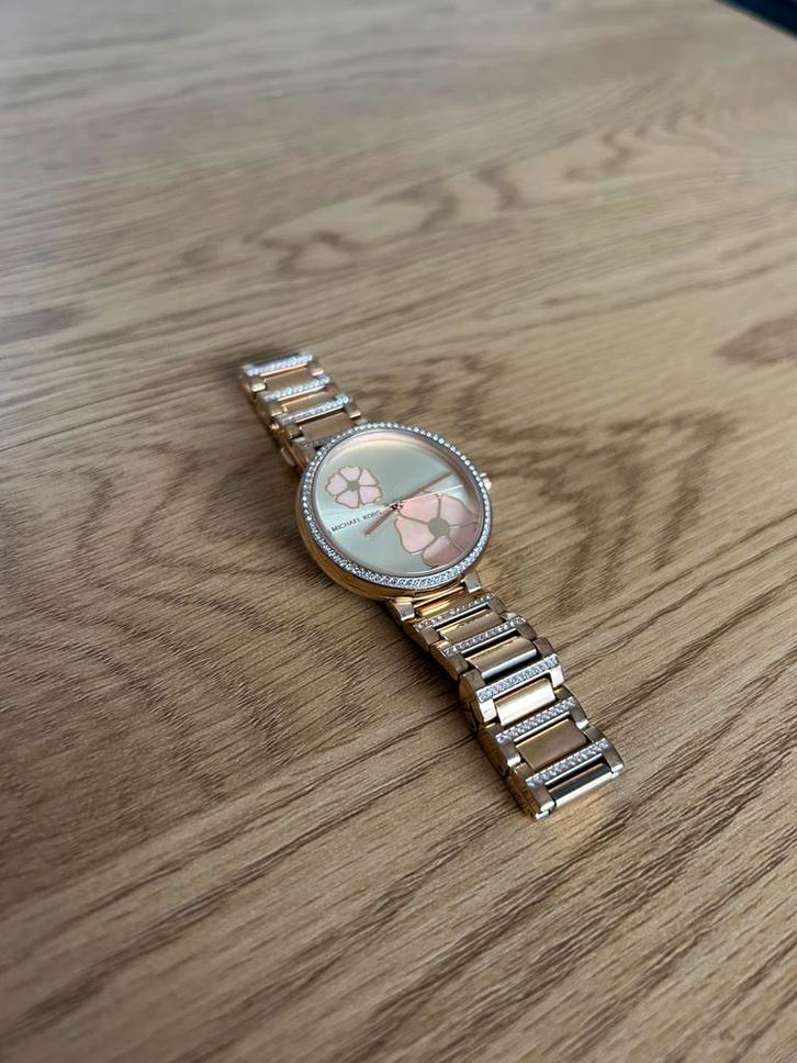 Montre Michael Kors Femme – Dorée & Élégante, Bijoux, Sacs & Beauté, Montres | Femmes, Comme neuf, Montre-bracelet, Autres marques
