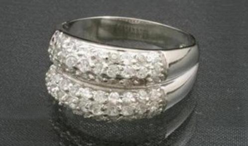 925 sterling zilveren ring met zirkonia, Handtassen en Accessoires, Ringen, Nieuw, Dame, Zilver, Zilver, Met edelsteen, Ophalen of Verzenden