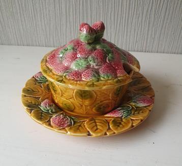 Mooie Sarreguemines majolica confituurpot met schotel beschikbaar voor biedingen