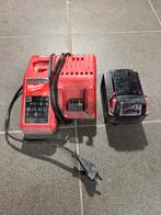 Milwaukee oplader en batterij, Ophalen, Zo goed als nieuw