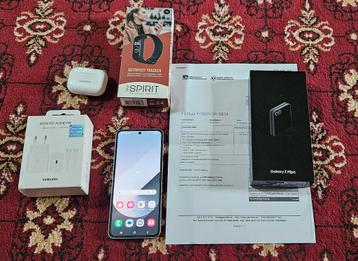 Samsung Galaxy Z Flip 6 5g , 4 maanden oud met garantie, etc beschikbaar voor biedingen