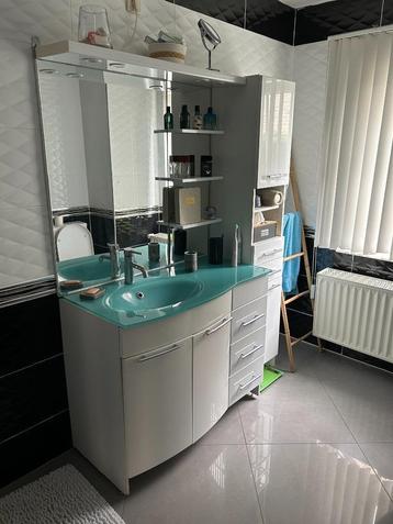 Meuble de sdb complet avec miroir, mitigeur et vasque beschikbaar voor biedingen