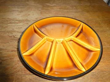 16 fondueborden beschikbaar voor biedingen