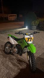 Kawasaki klx 110 2022, Fietsen en Brommers, Ophalen, Zo goed als nieuw