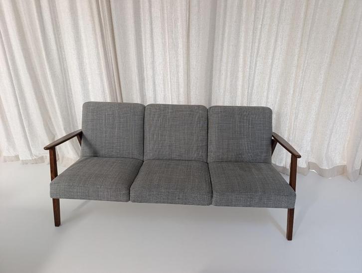 Grijze zetel 3-zit design Scandinavische stijl, Huis en Inrichting, Zetels | Zetels, Gebruikt, Rechte bank, Driepersoons, 150 tot 200 cm