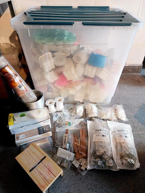 Te koop: kaarsen maken – mallen, lonten, smeltkan & meer!, Hobby en Vrije tijd, Knutselen, Gebruikt, Ophalen