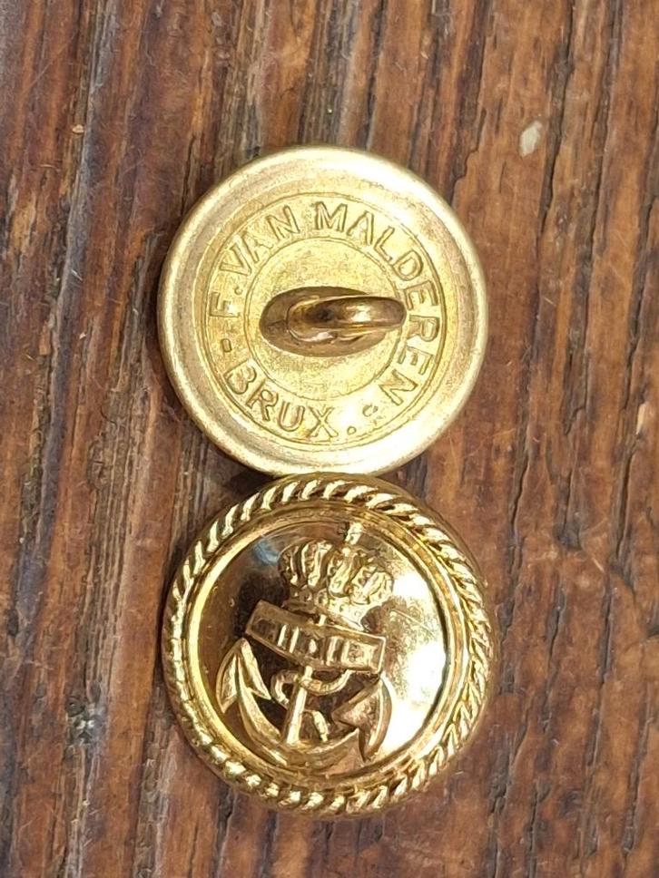 oude goudkleurige knoop Royal Navy Belgium, jaren 40-50, Verzamelen, Militaria | Algemeen, Marine, Kleding of Schoenen, Ophalen of Verzenden