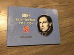 boek Duke en de 10de wing 1952 - 1954, Verzamelen, Ophalen of Verzenden, Zo goed als nieuw