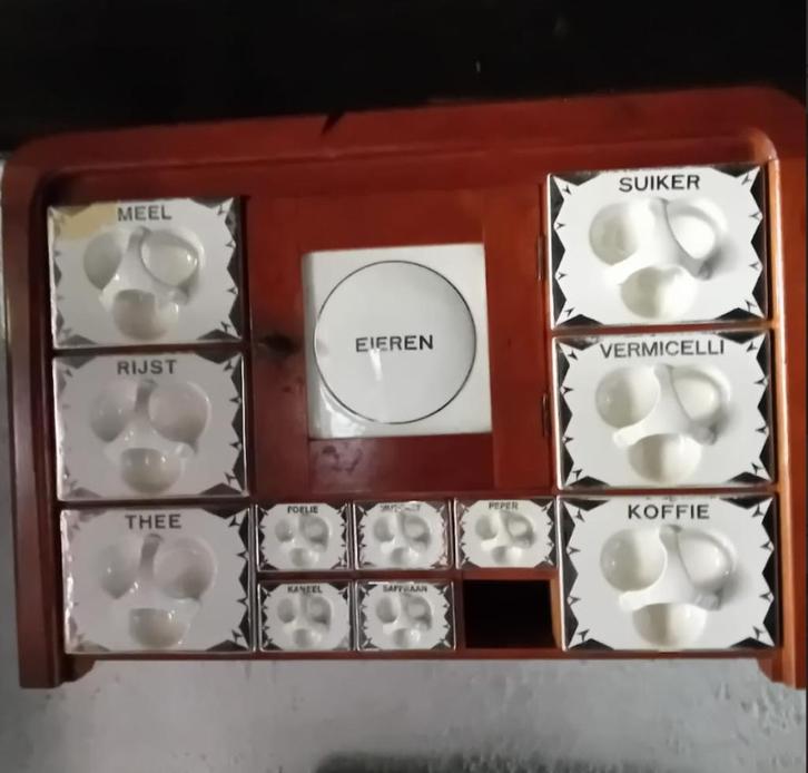 Vintage wandrek met keramische voorraadpotjes, Huis en Inrichting, Woonaccessoires | Wandplanken en Boekenplanken, Gebruikt, Ophalen