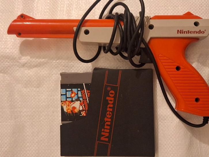 Mario- en Duck-spellen en oude Nintendo NES-hoes en -pistool, Games en Spelcomputers, Games | Nintendo NES, Gebruikt, 1 speler