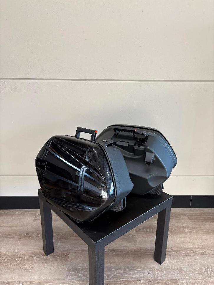 Yamaha Tracer 7 Zijkoffers Set (Zwart) - Zo goed als nieuw!, Motos, Pièces | Yamaha, Neuf, Enlèvement ou Envoi