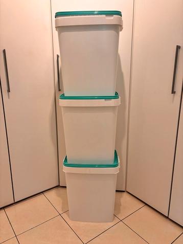 100% afsluitbare boxen. Afmetingen: 45cm - 31cm-21cm  beschikbaar voor biedingen