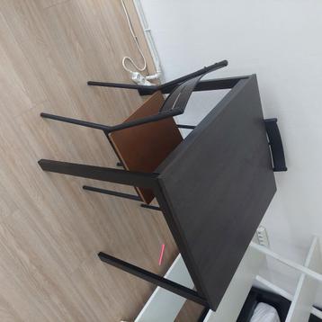 Table IKEA extendable plus 2 chaises, Enlèvement, Comme neuf, Carré, Chêne
