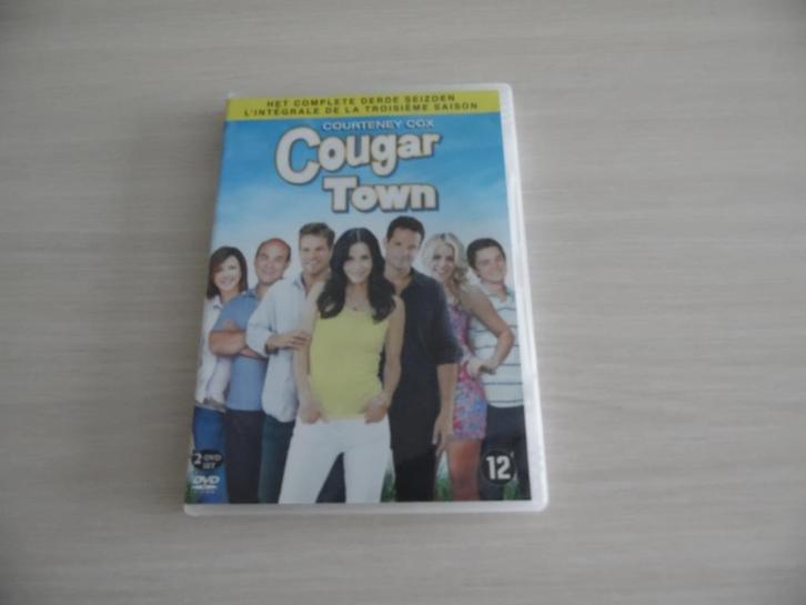 COUGAR TOWN, SEIZOEN 3, Cd's en Dvd's, Dvd's | Tv en Series, Zo goed als nieuw, Komedie, Boxset, Vanaf 12 jaar, Ophalen of Verzenden