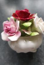 Royal Doulton bloemenbasket China Bone, Ophalen of Verzenden, Zo goed als nieuw, Porselein, Beeldje(s)