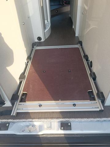 plateforme telescopique de chargement hymer beschikbaar voor biedingen