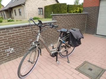 Elektrische damesfiets, Fietsen en Brommers, Elektrische fietsen, Ophalen, Zo goed als nieuw, Overige merken