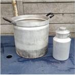Oude (aluminium?) kookpot i.p.v. bloempot + GRATIS melkkan, 25 tot 40 cm, Gebruikt, Rond, Ophalen of Verzenden