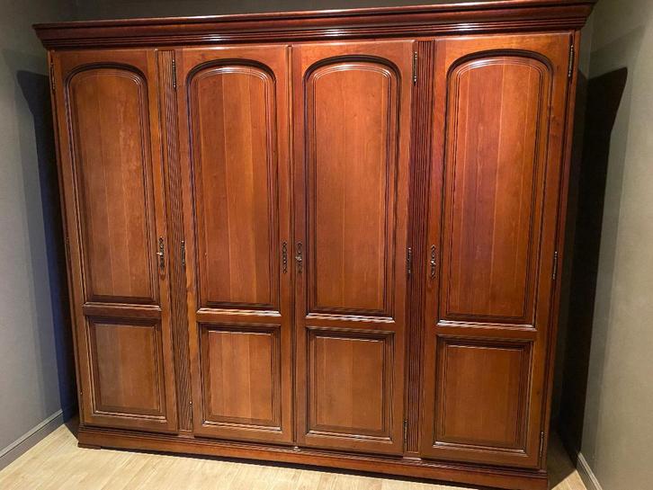 Kleerkast en commode, Huis en Inrichting, Kasten | Kleerkasten, Gebruikt, 200 cm of meer, 200 cm of meer, 50 tot 75 cm, Met deur(en)