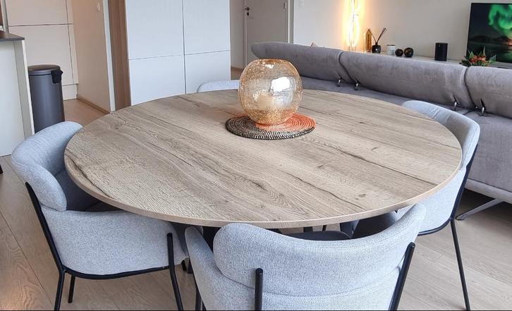 Ronde tafel met 4 armstoelen, Huis en Inrichting, Tafels | Eettafels, Zo goed als nieuw, Vier personen, Rond, Eikenhout, Ophalen