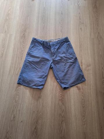 Short jongen, O'Neill, maat 176, perfecte staat beschikbaar voor biedingen